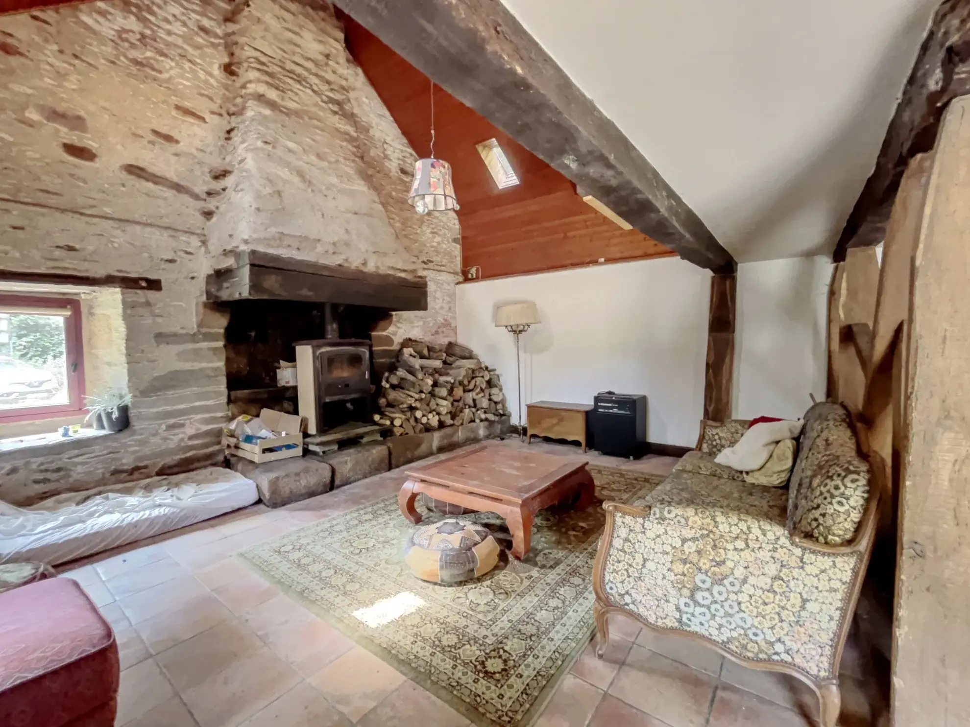 Longère en campagne à Guenin avec terrain de 1298 m², 2 chambres, proche de la rivière 