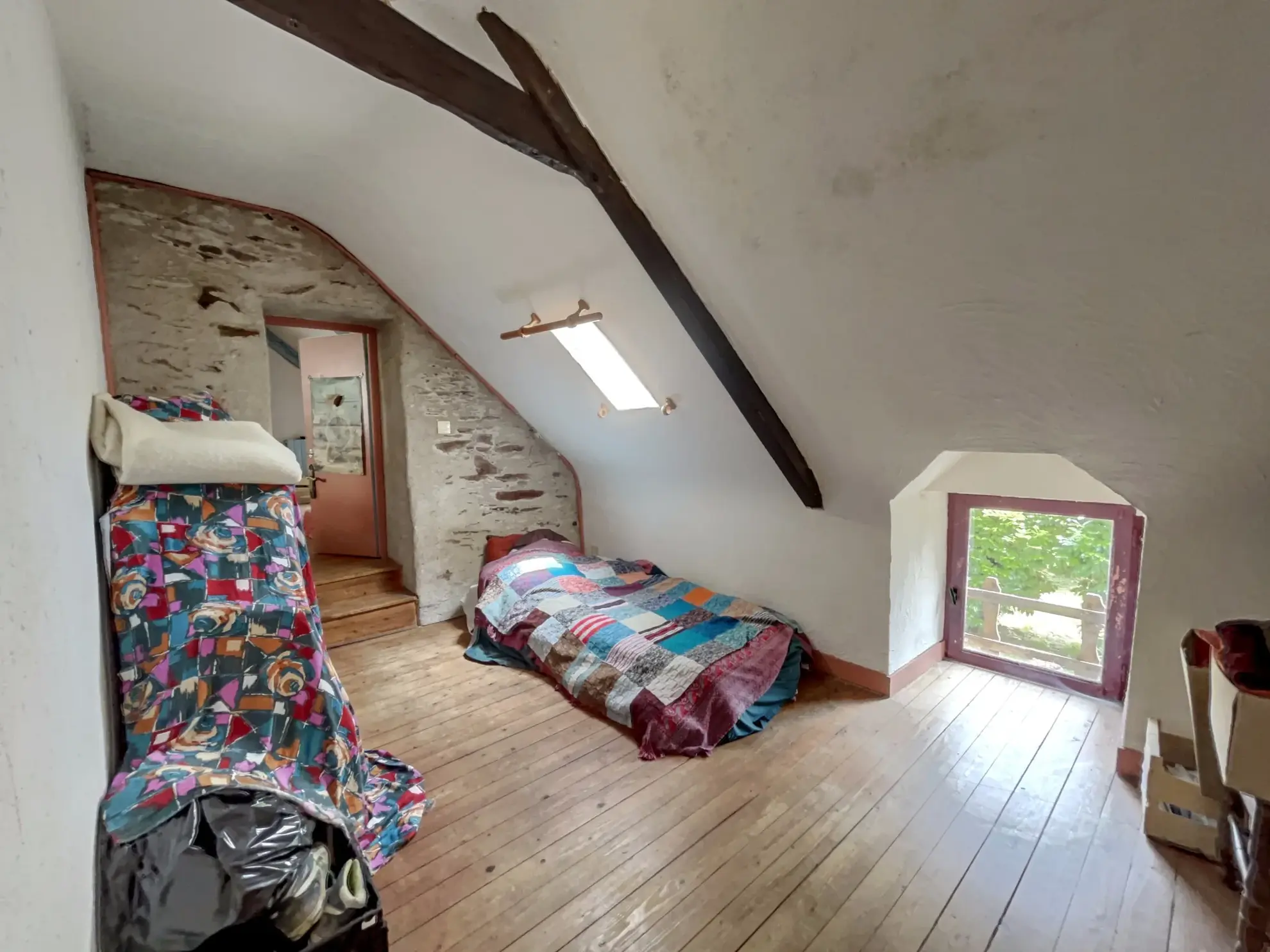 Longère en campagne à Guenin avec terrain de 1298 m², 2 chambres, proche de la rivière 