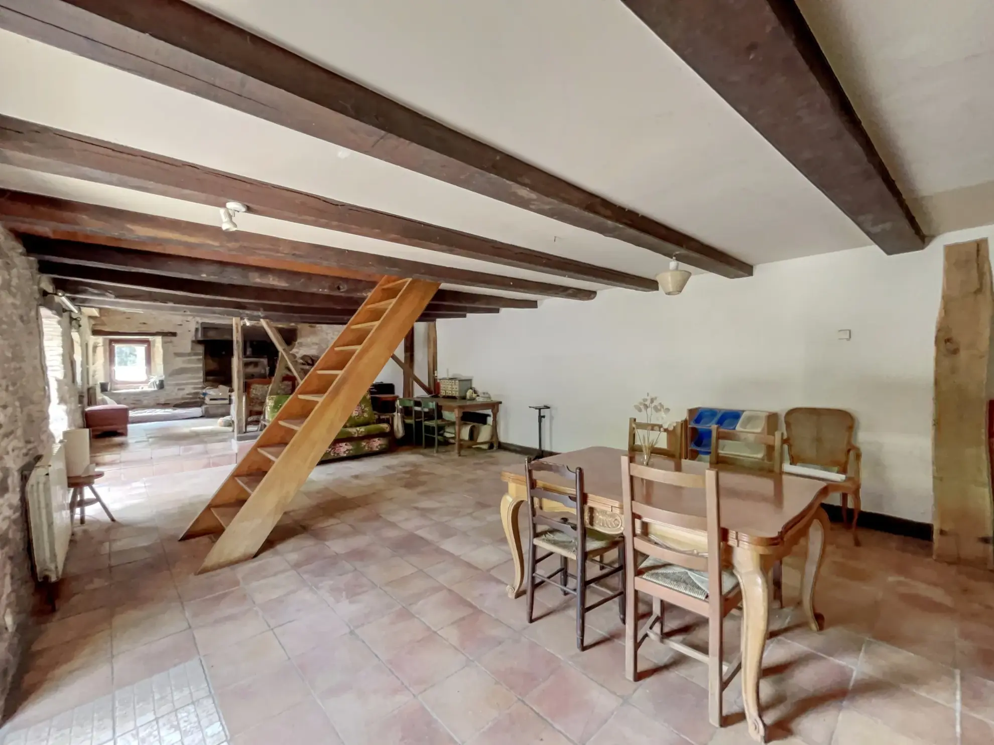 Longère en campagne à Guenin avec terrain de 1298 m², 2 chambres, proche de la rivière 