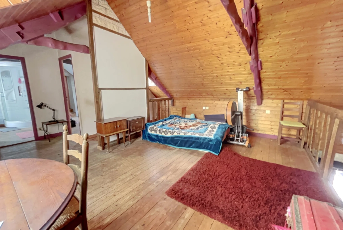 Longère en campagne à Guenin avec terrain de 1298 m², 2 chambres, proche de la rivière 