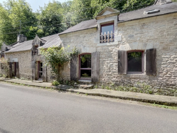 Longère en campagne à Guenin avec terrain de 1298 m², 2 chambres, proche de la rivière