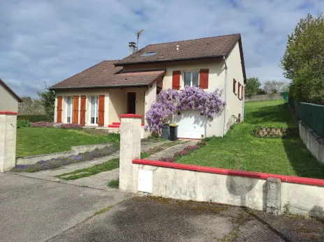 Vente Pavillon Contemporain à Contrexéville avec Terrain Clos et Garage