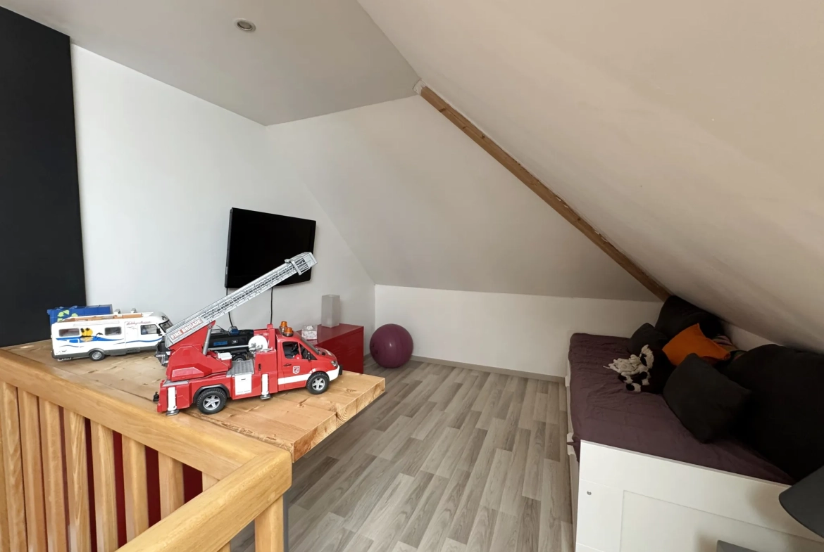 Bel appartement triplex avec jardin, piscine et garage à Michelbach le haut 