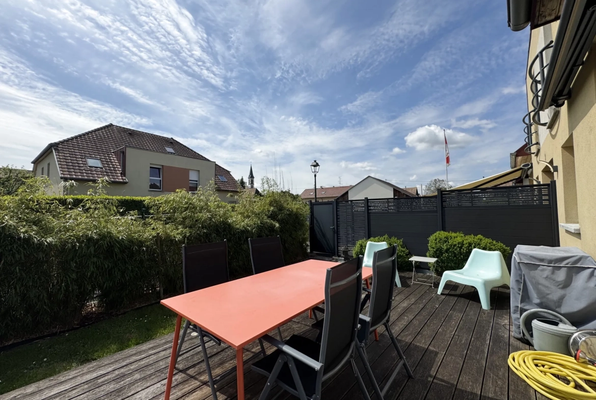 Bel appartement triplex avec jardin, piscine et garage à Michelbach le haut 