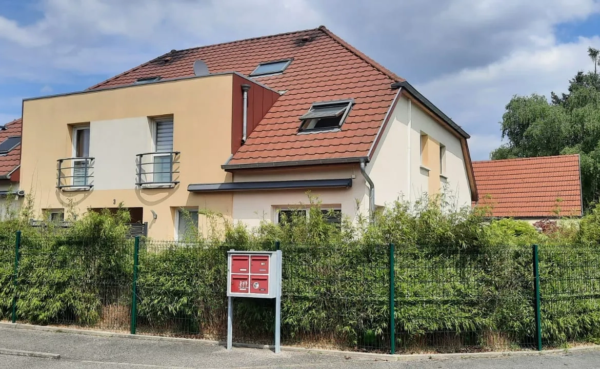 Bel appartement triplex avec jardin, piscine et garage à Michelbach le haut 