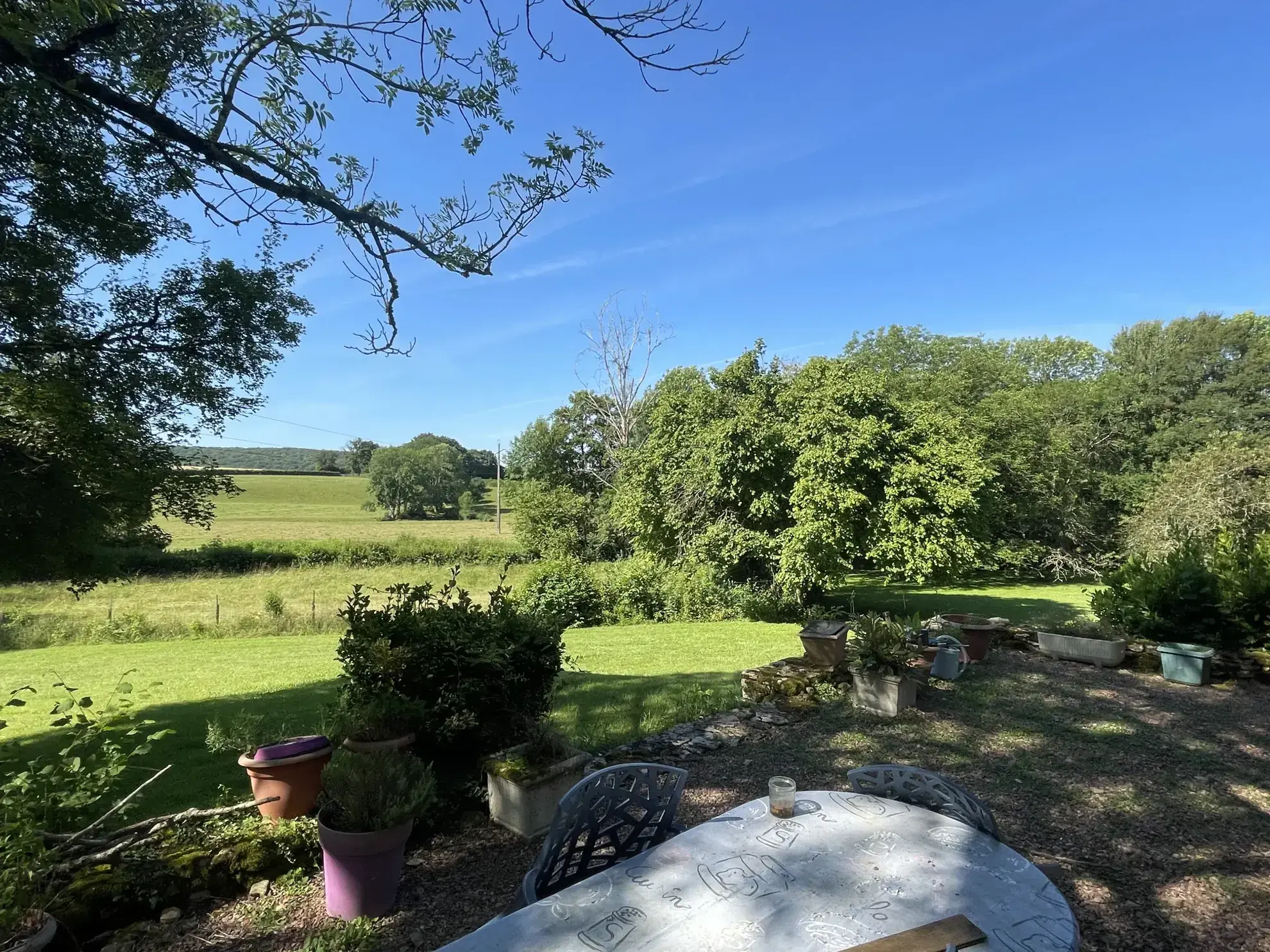 Maison à Premery avec grand terrain, rivière et espace pour chevaux 