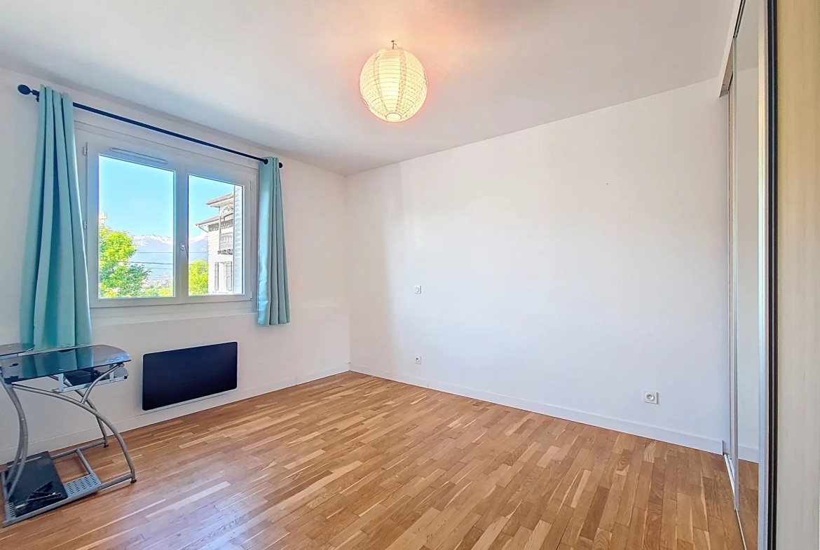 Appartement T3 lumineux de 68m² à La Tronche, idéal investisseur ou premier achat 