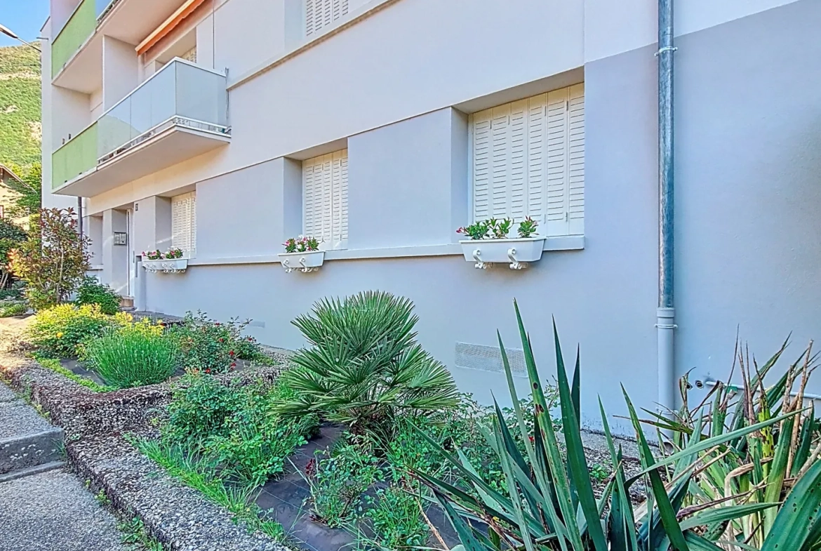 Appartement T3 lumineux de 68m² à La Tronche, idéal investisseur ou premier achat 