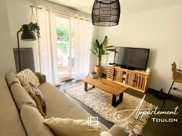 Appartement T2 avec terrasse et box en résidence sécurisée à Toulon