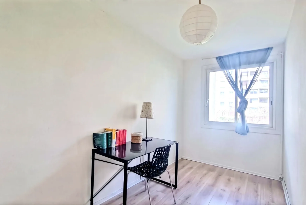 Appartement F3 avec balcon et parking près de la place de Jaude à Clermont-Ferrand 