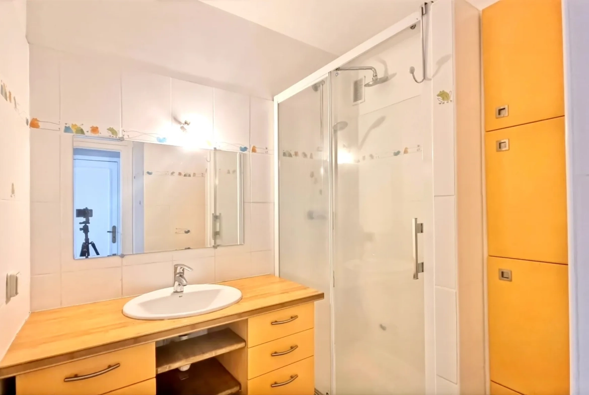 Appartement F3 avec balcon et parking près de la place de Jaude à Clermont-Ferrand 