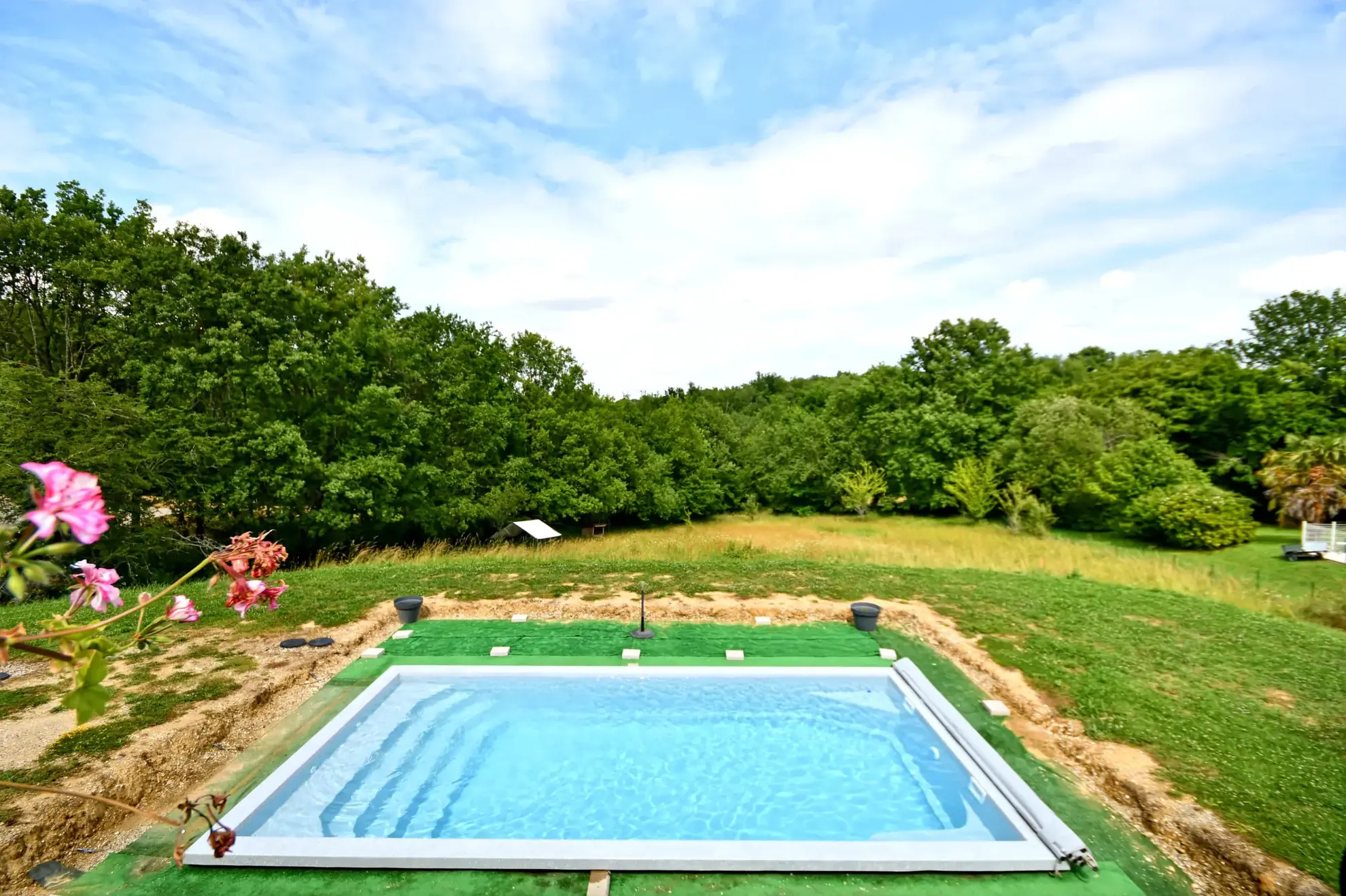 Belle maison de 107 m² avec piscine et grand terrain à Aubiac 