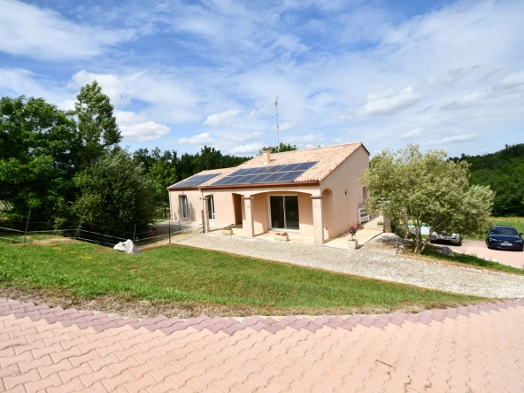 Belle maison de 107 m² avec piscine et grand terrain à Aubiac