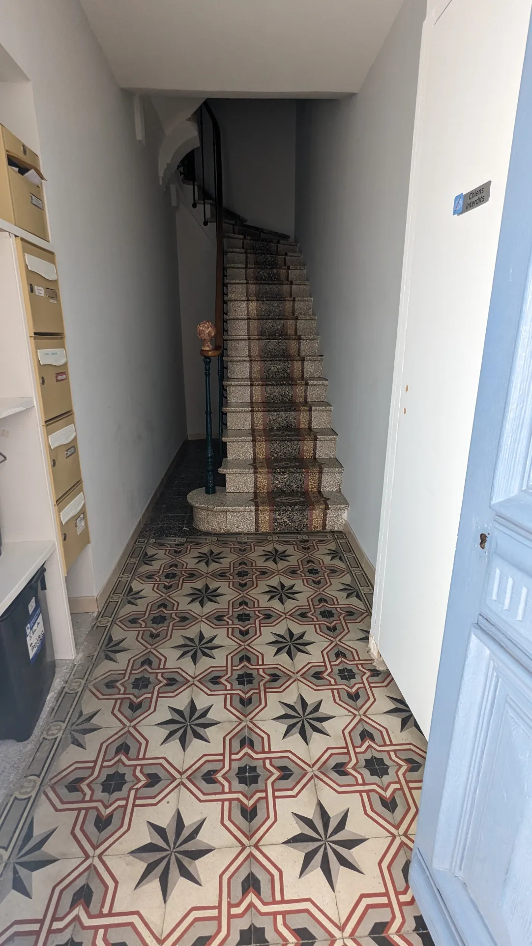 Studio meublé avec balcon à Saint-André - Investissement ou pied-à-terre 