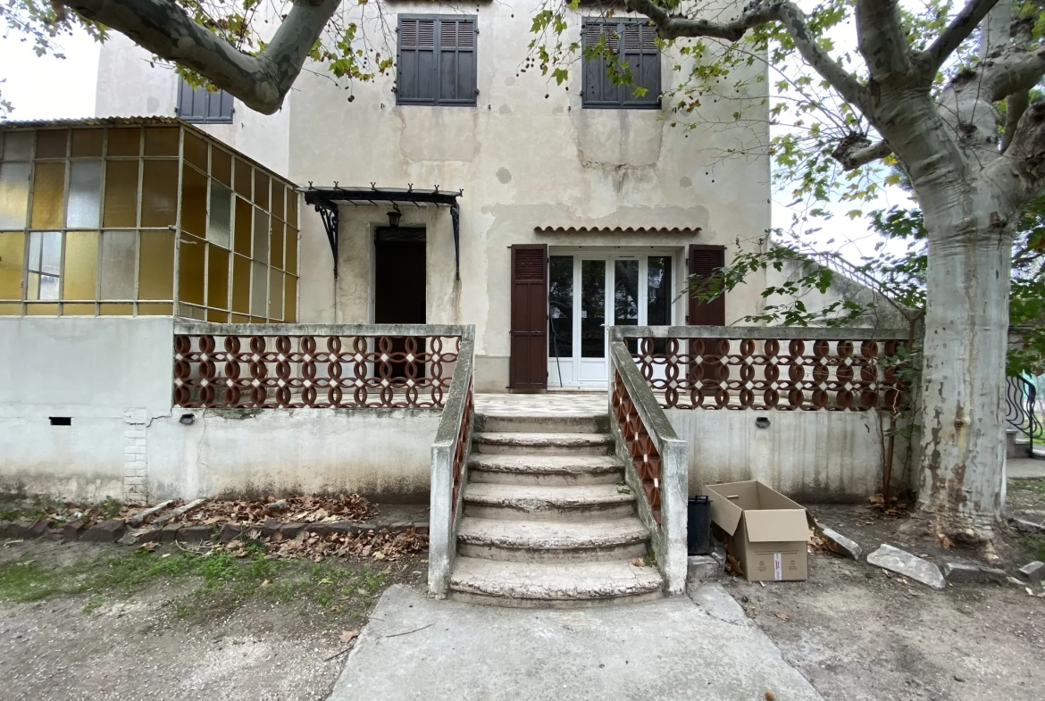 Appartement 3 pièces avec jardin, véranda et garage double à Marseille 