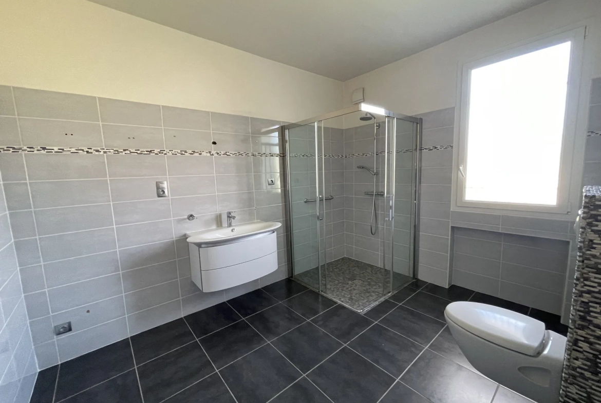 Appartement 3 pièces avec jardin, véranda et garage double à Marseille 
