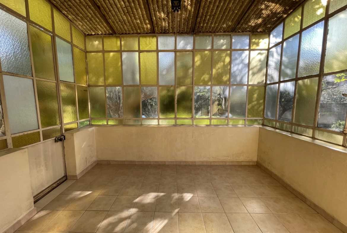 Appartement 3 pièces avec jardin, véranda et garage double à Marseille 