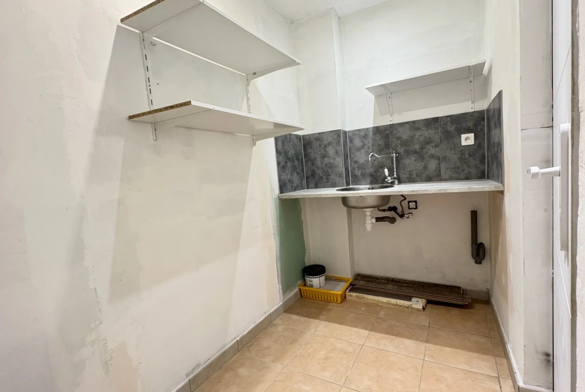 Appartement de charme de 75 m² à Aigues-vives avec parking et balcon 