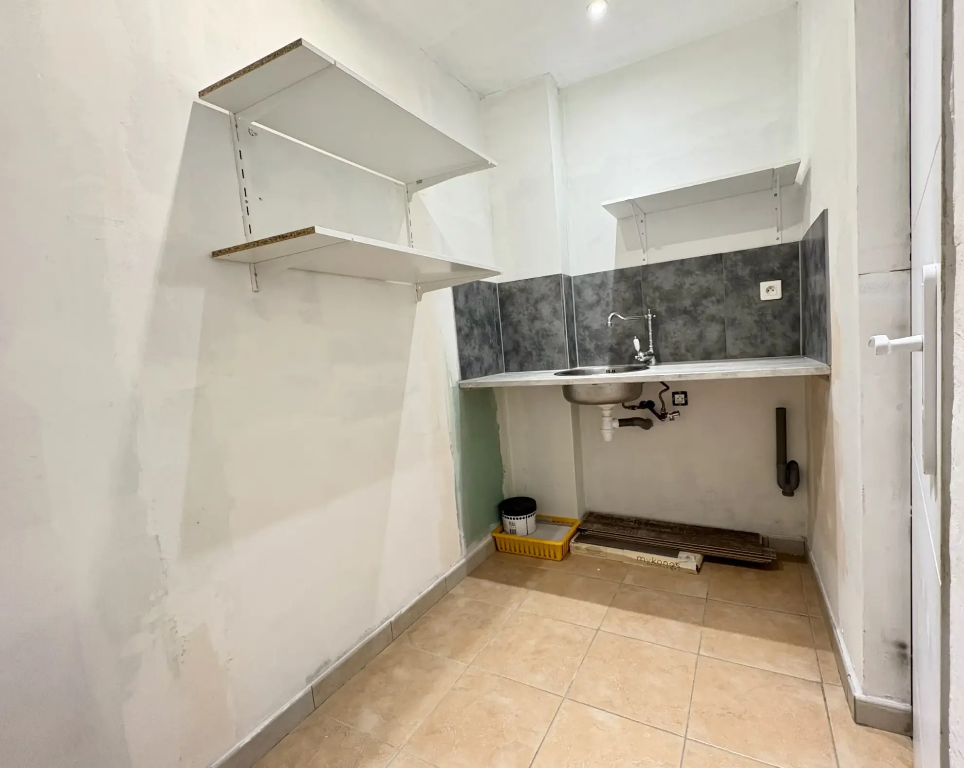 Appartement de charme de 75 m² à Aigues-vives avec parking et balcon 