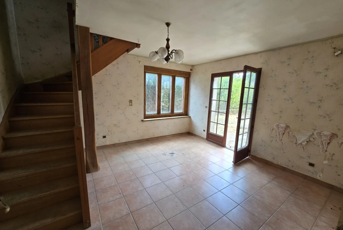 Maison à vendre avec jardin, garage et travaux à prévoir à Villefranche sur Cher 