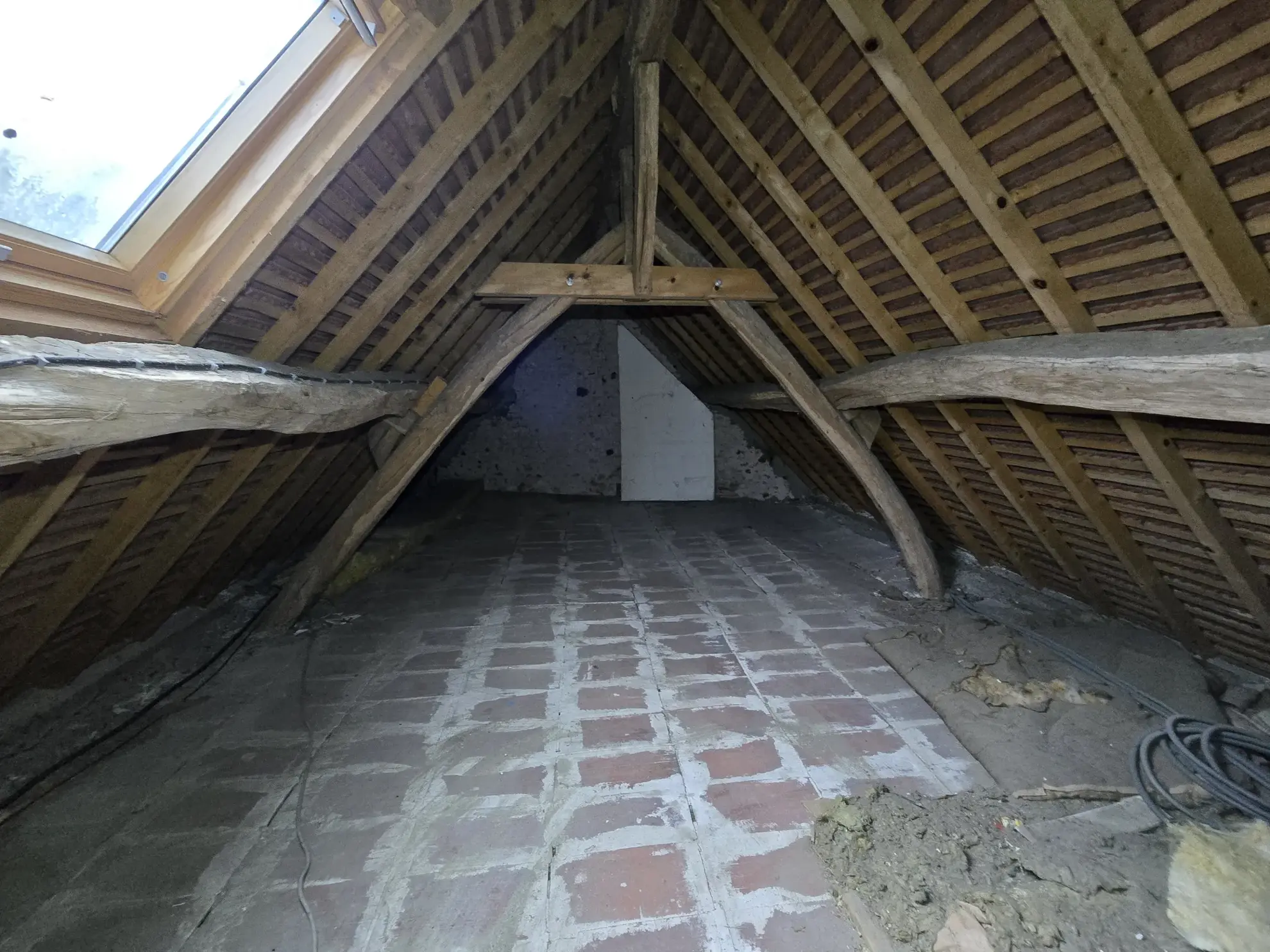 Maison à vendre avec jardin, garage et travaux à prévoir à Villefranche sur Cher 