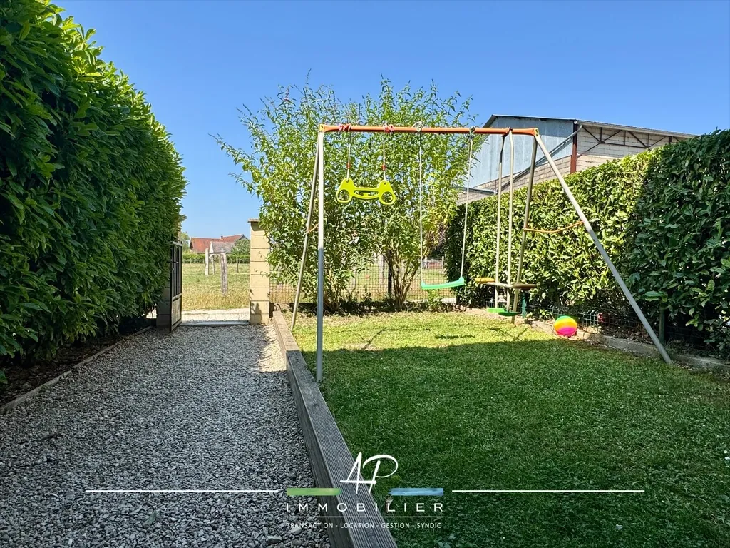 Charmante maison de village avec jardin et garage à Viévigne près de Dijon 