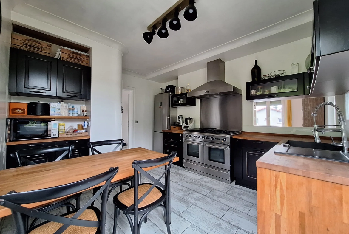 Vente maison à Puylaurens avec garage, jardin et potentiel professionnel 