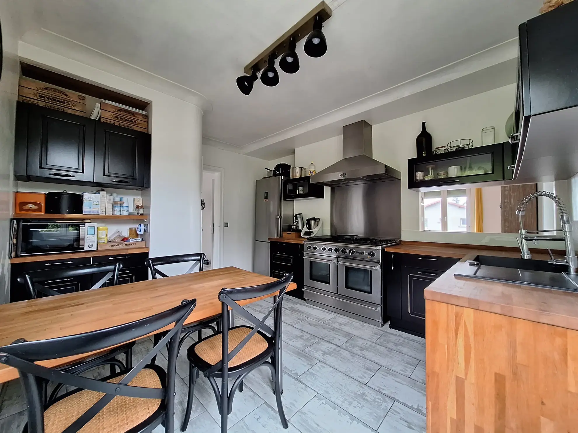 Vente maison à Puylaurens avec garage, jardin et potentiel professionnel 