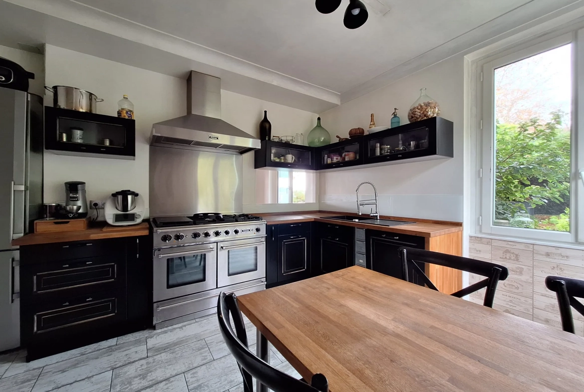 Vente maison à Puylaurens avec garage, jardin et potentiel professionnel 