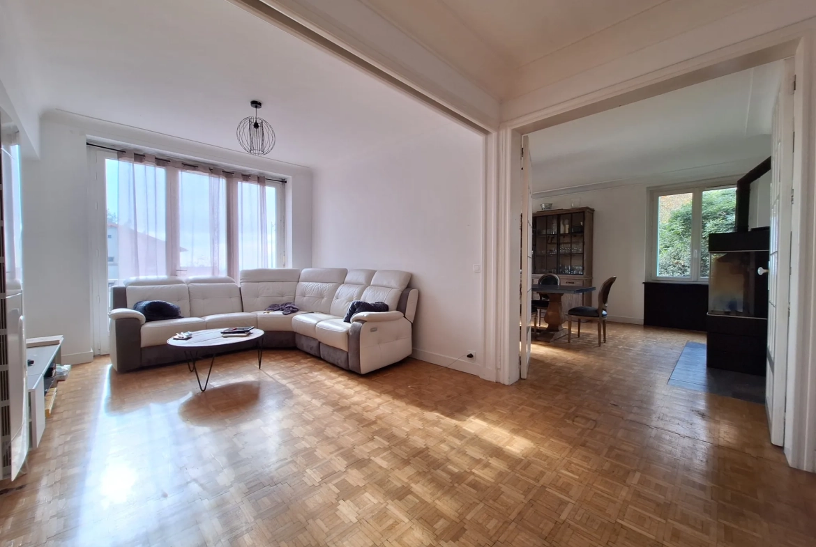 Vente maison à Puylaurens avec garage, jardin et potentiel professionnel 