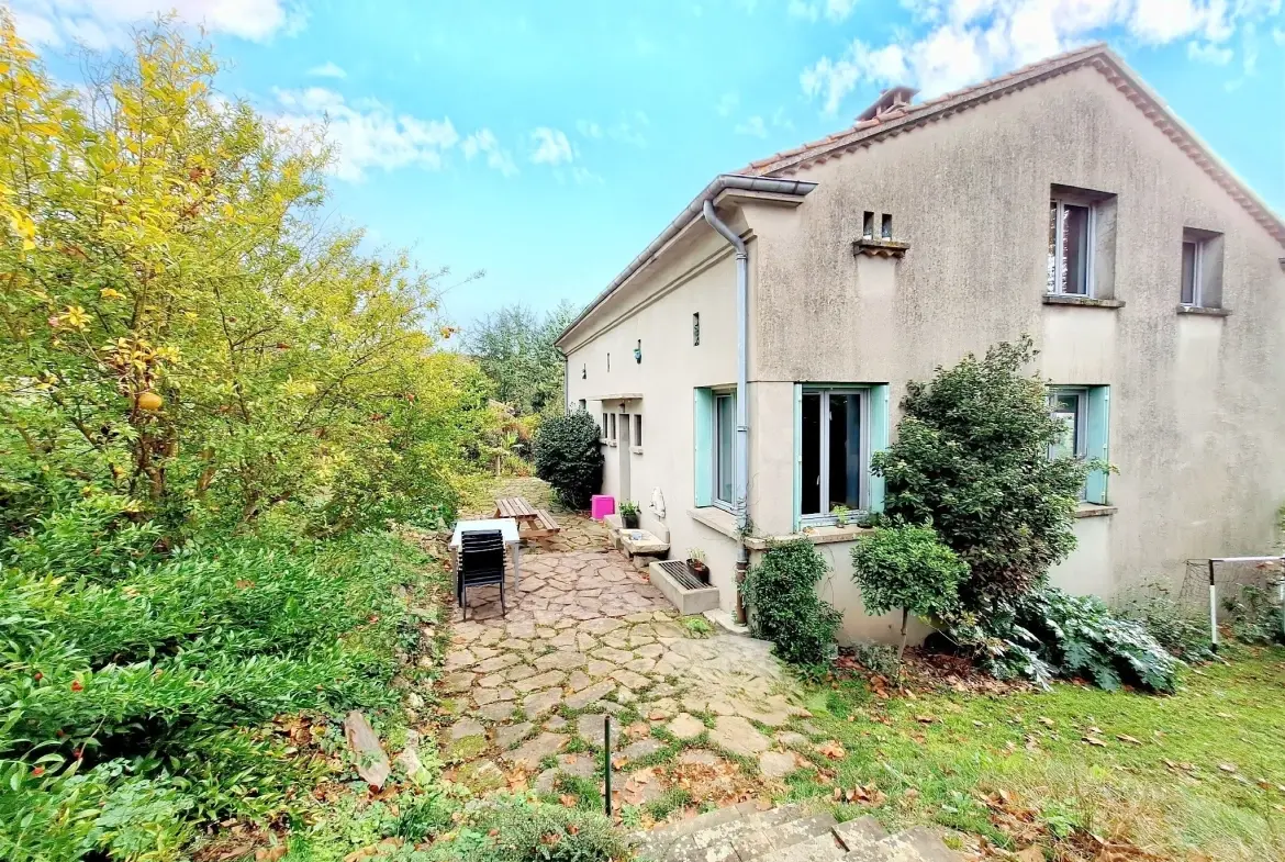 Vente maison à Puylaurens avec garage, jardin et potentiel professionnel 