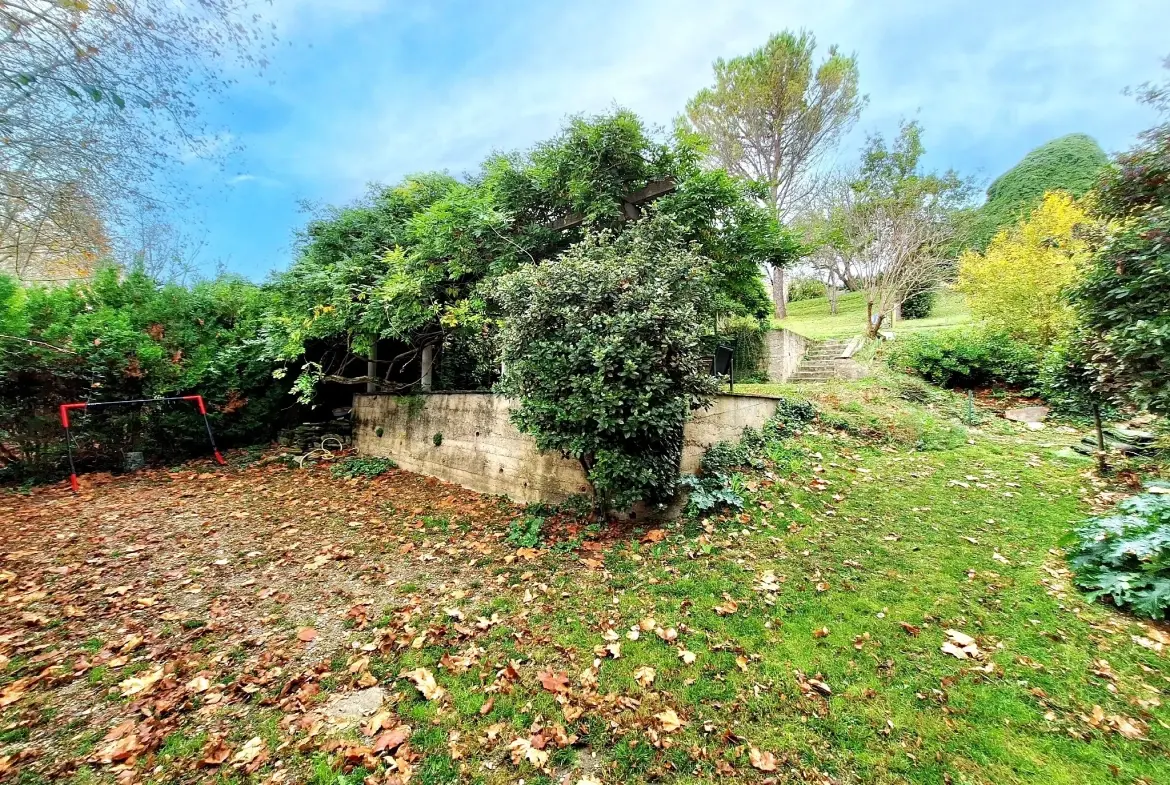 Vente maison à Puylaurens avec garage, jardin et potentiel professionnel 