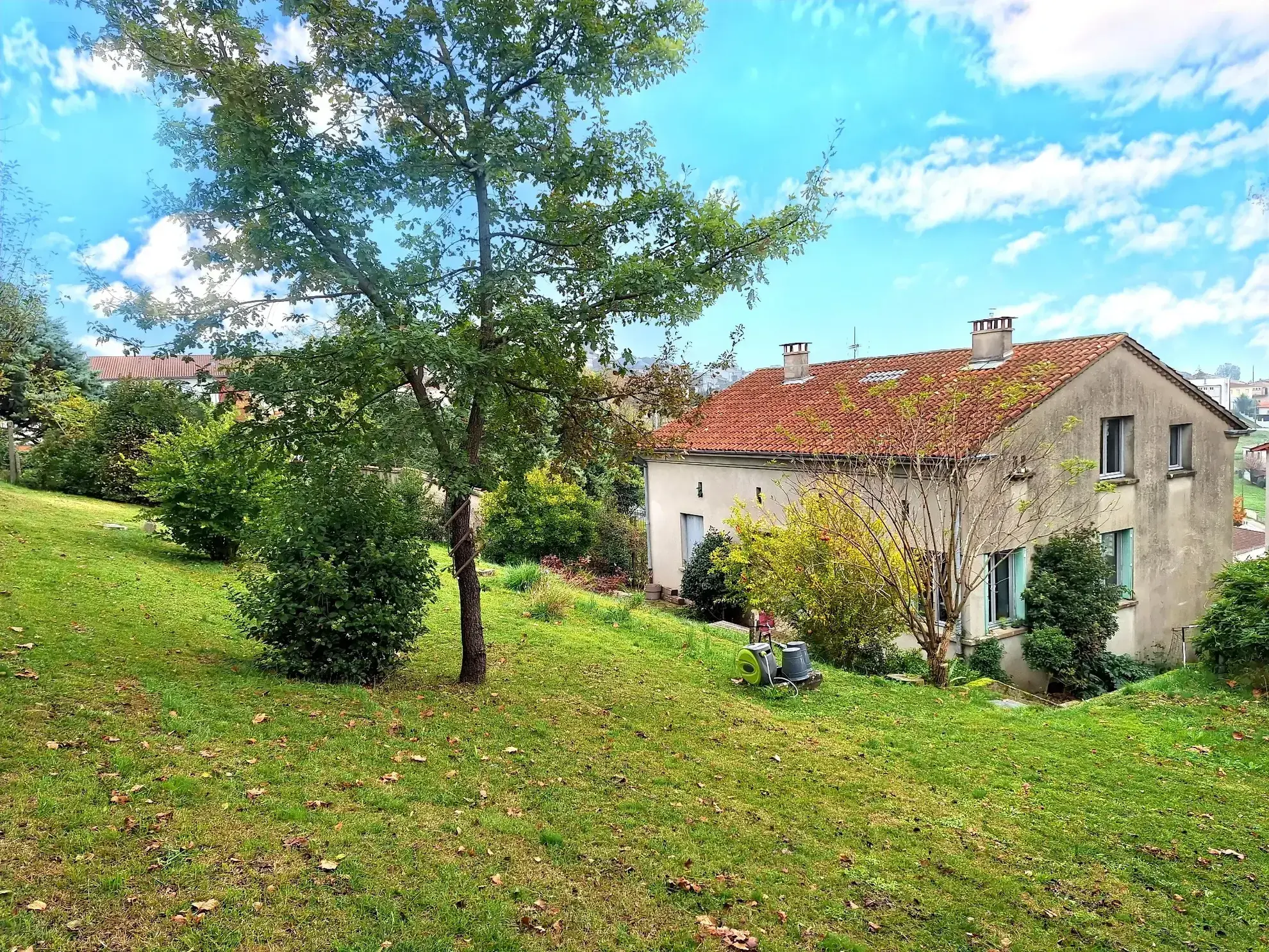 Vente maison à Puylaurens avec garage, jardin et potentiel professionnel 