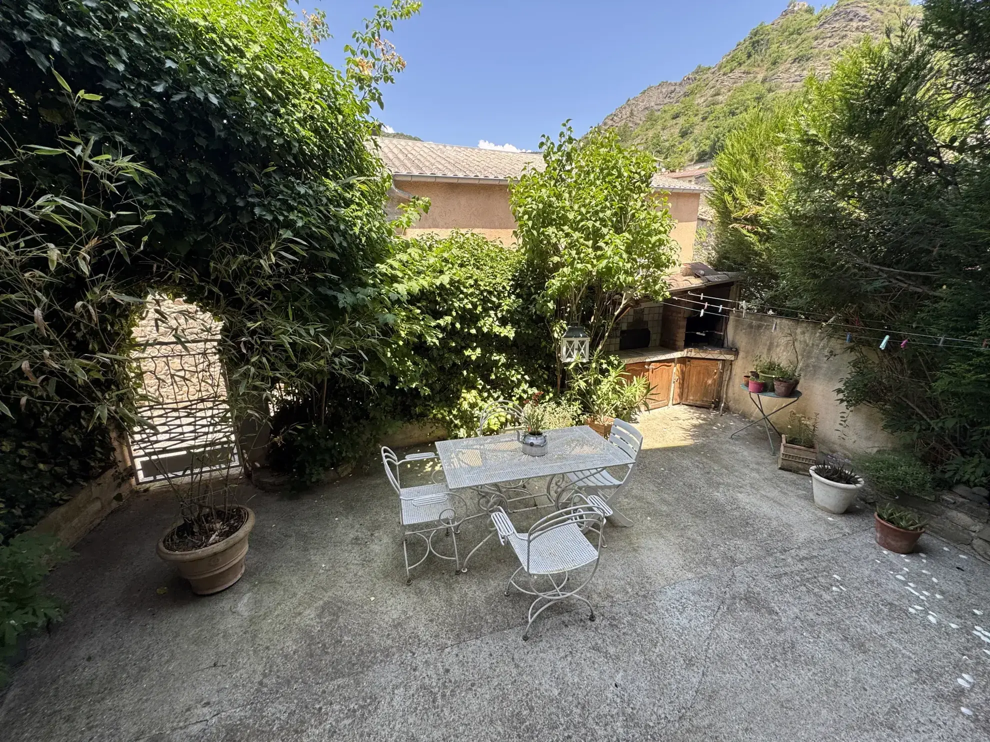 Maison de village lumineuse avec garage et terrasse à La Saulce (Hautes-Alpes) 