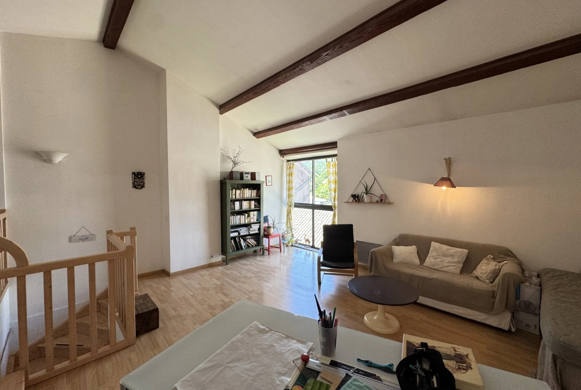 Maison de village lumineuse avec garage et terrasse à La Saulce (Hautes-Alpes) 