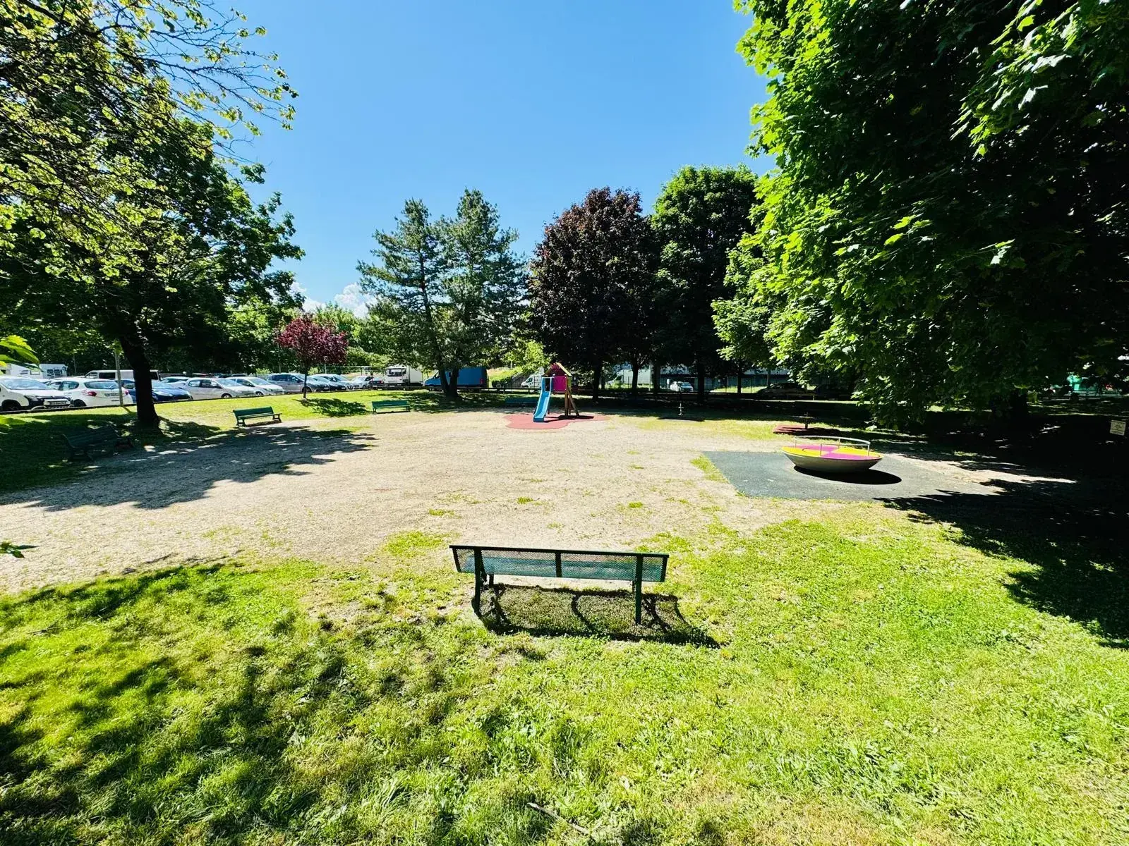 Appartement T4 à Grenoble avec balcon, terrasse et parking à vendre 