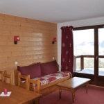 Appartement T4 au Corbier avec bail commercial, garage privé et vue montagne