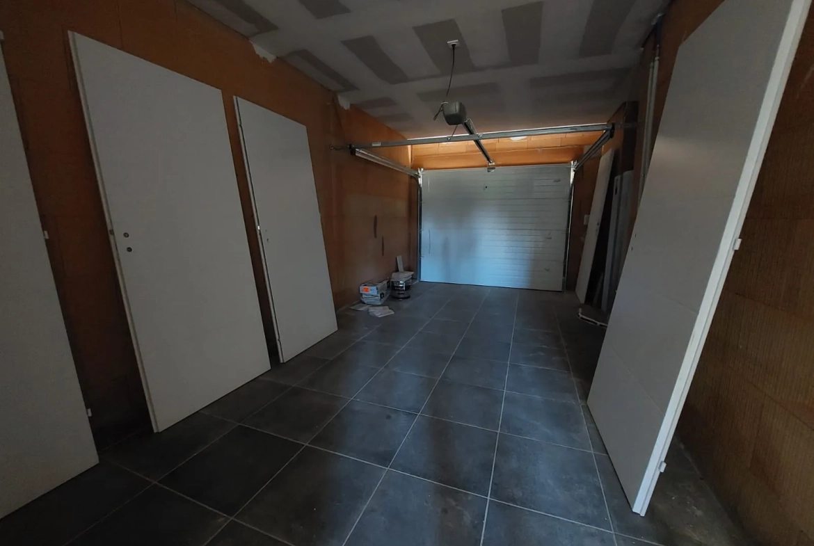 Maison plain-pied à Saint-Jean-Lasseille avec 2 chambres et garage 