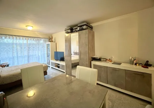 Appartement 2 pièces avec terrasses et garage à Roquebrune-Cap-Martin, à rénover 