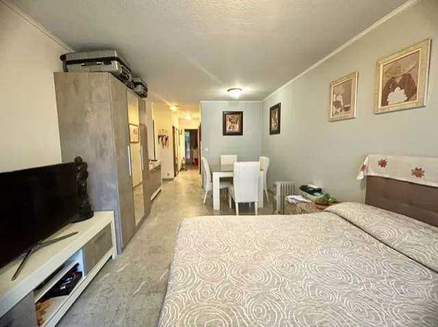 Appartement 2 pièces avec terrasses et garage à Roquebrune-Cap-Martin, à rénover 