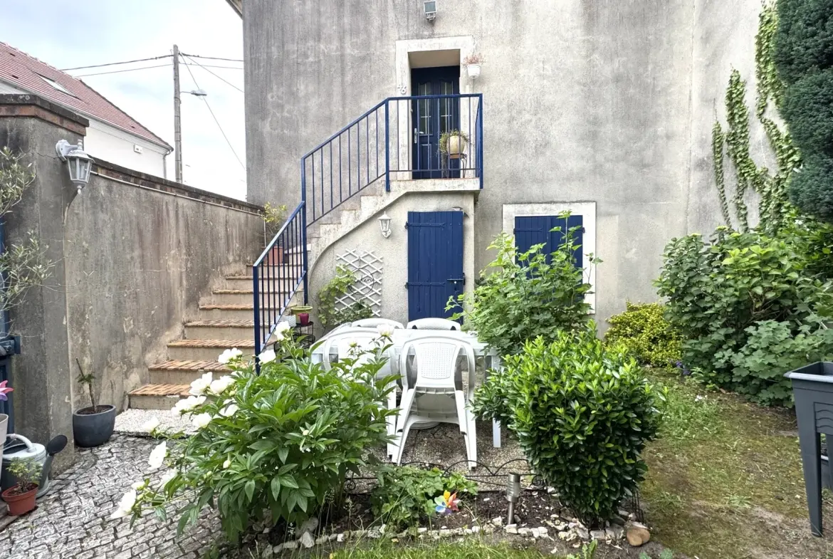 Appartement lumineux avec terrasse, garage et 2 chambres à Varreddes 