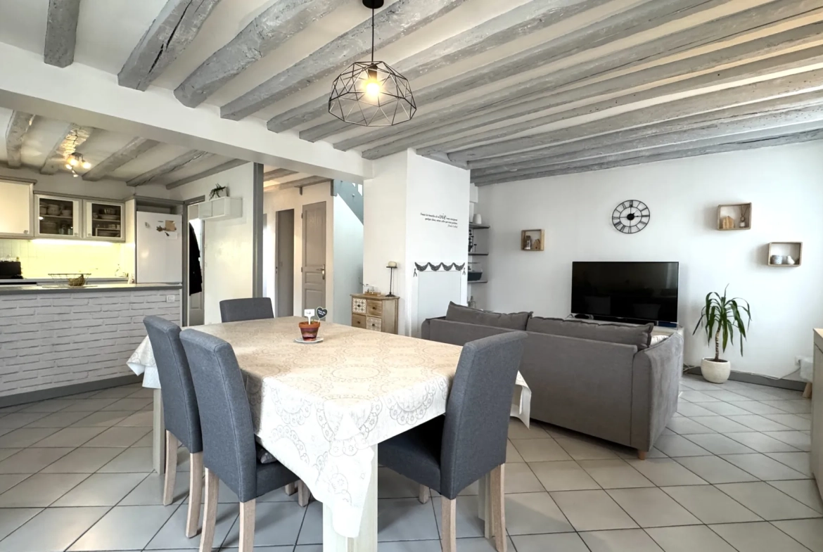 Appartement lumineux avec terrasse, garage et 2 chambres à Varreddes 