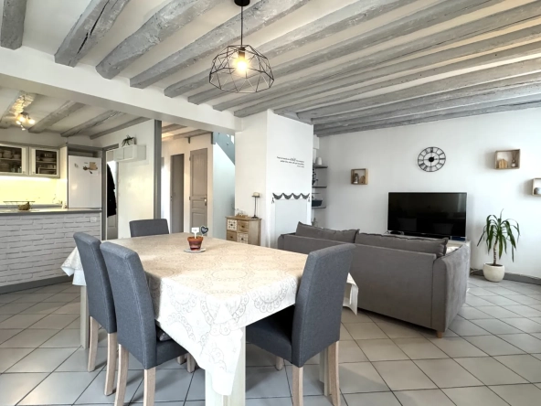 Appartement lumineux avec terrasse, garage et 2 chambres à Varreddes