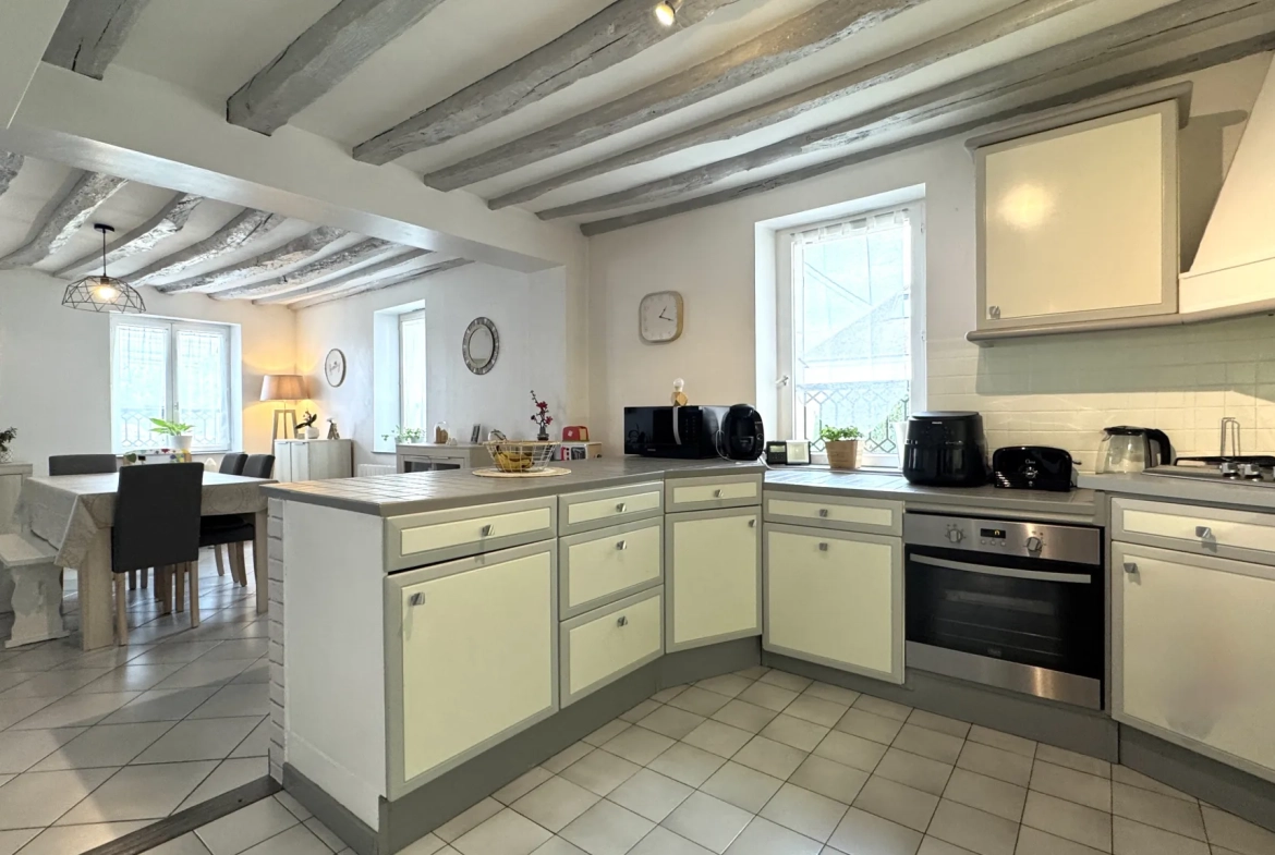 Appartement lumineux avec terrasse, garage et 2 chambres à Varreddes 