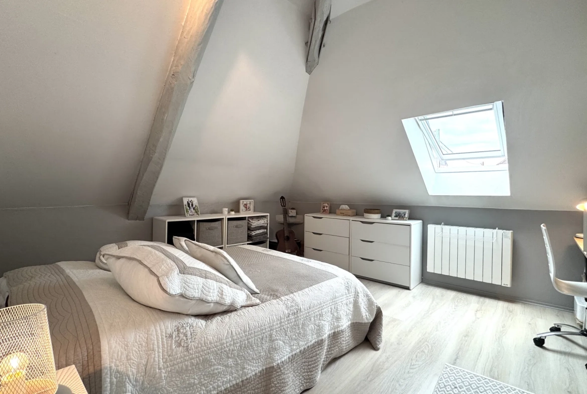 Appartement lumineux avec terrasse, garage et 2 chambres à Varreddes 