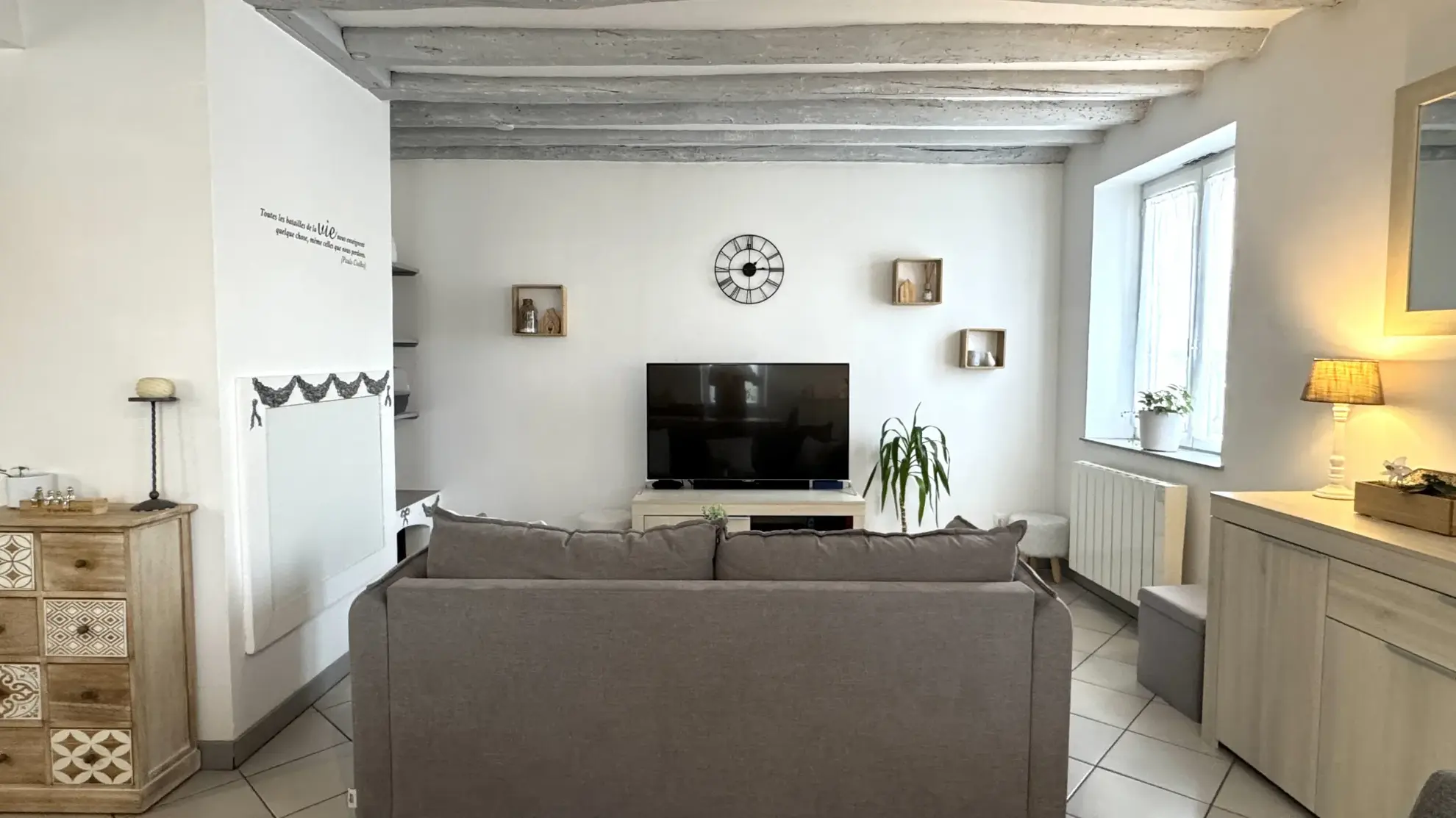 Appartement lumineux avec terrasse, garage et 2 chambres à Varreddes 
