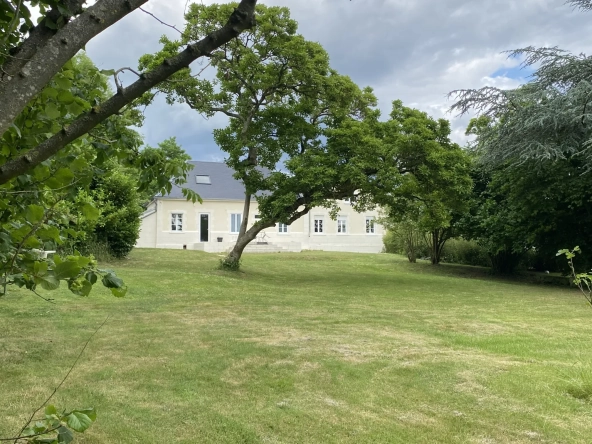 Maison spacieuse de 5 chambres proche Noyon et Roye avec garage et terrain