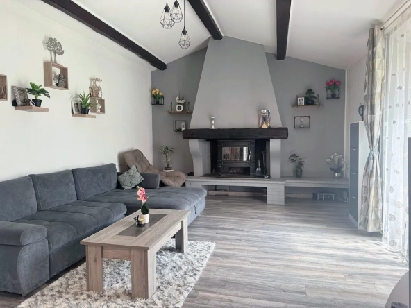 Belle maison 4 pièces de 124 m² avec jardin et terrasse à Fargues