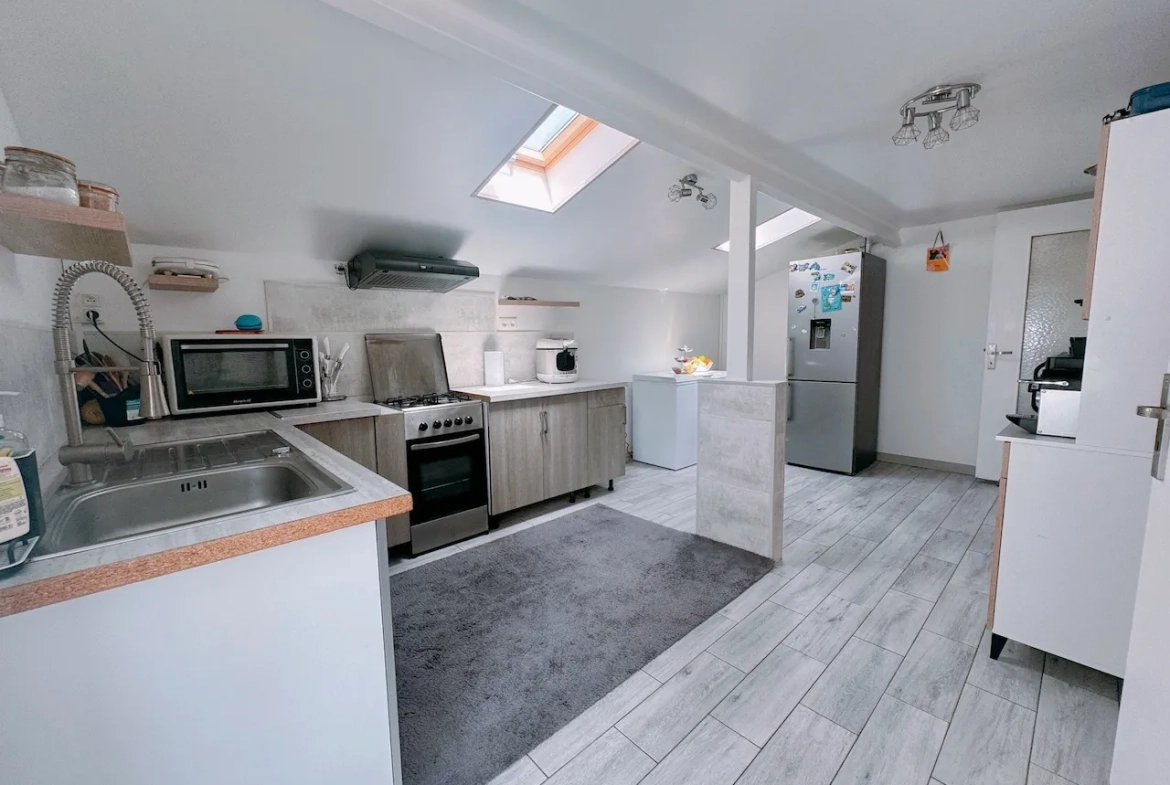 Belle maison 4 pièces de 124 m² avec jardin et terrasse à Fargues 