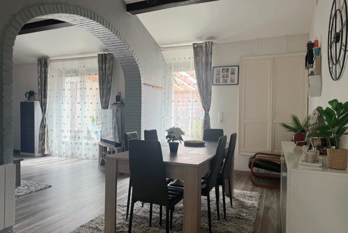 Belle maison 4 pièces de 124 m² avec jardin et terrasse à Fargues 